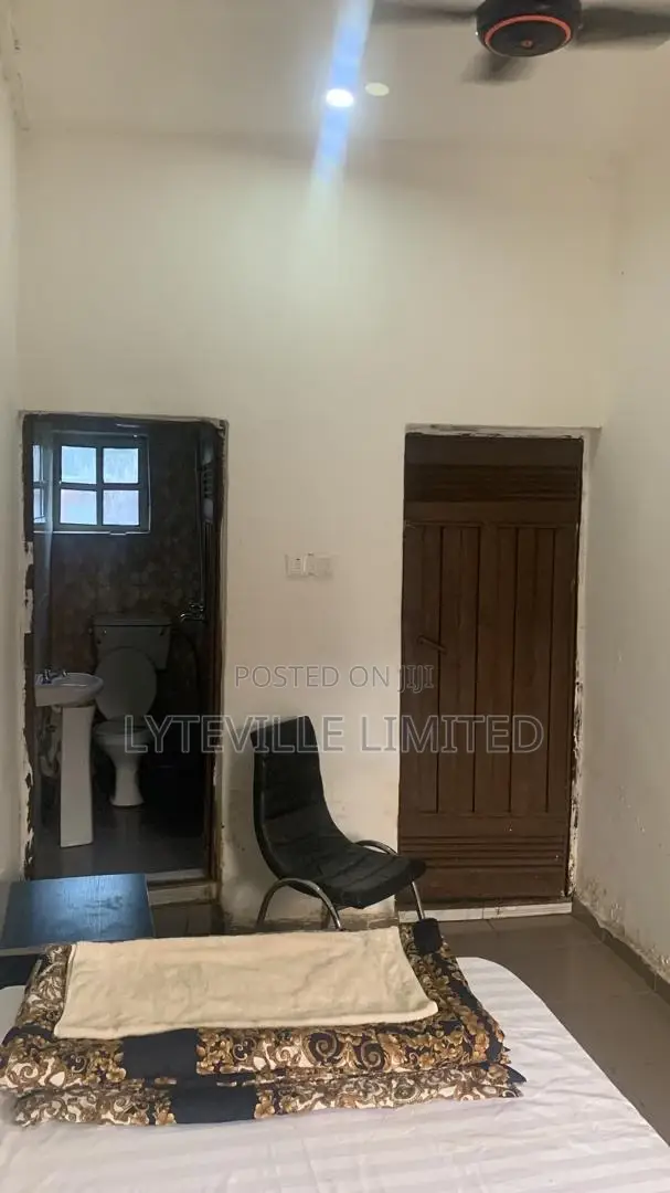 Single Room in Mbora