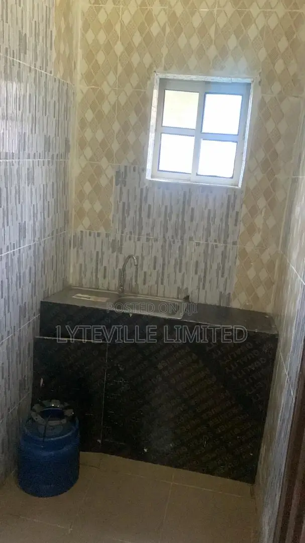 Single Room in Mbora