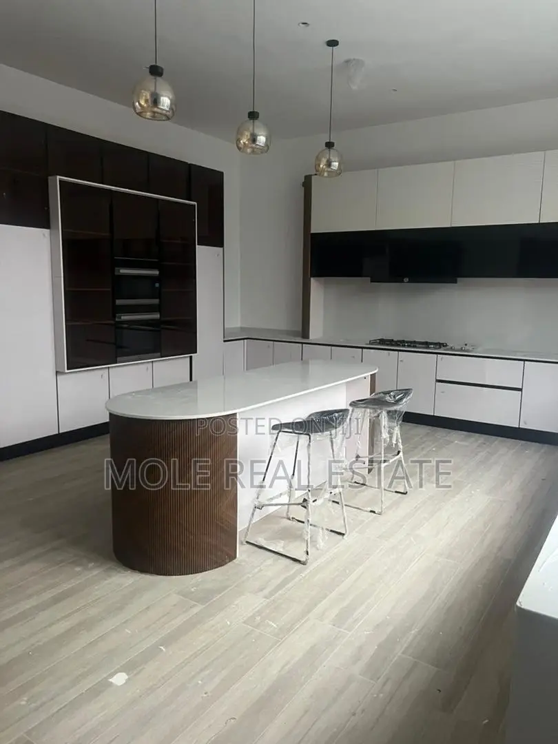 *Tastefully Furnished Ocean View 2bedroom in Secured Esta in Lagos Island / Lagos Island