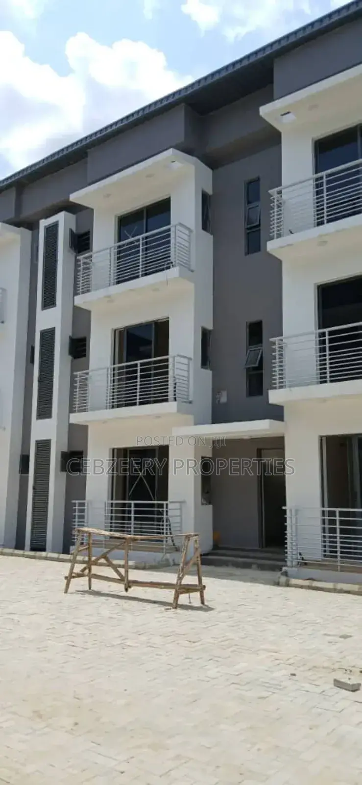 3bdrm Block of Flats in Ikeja for rent in Ikeja