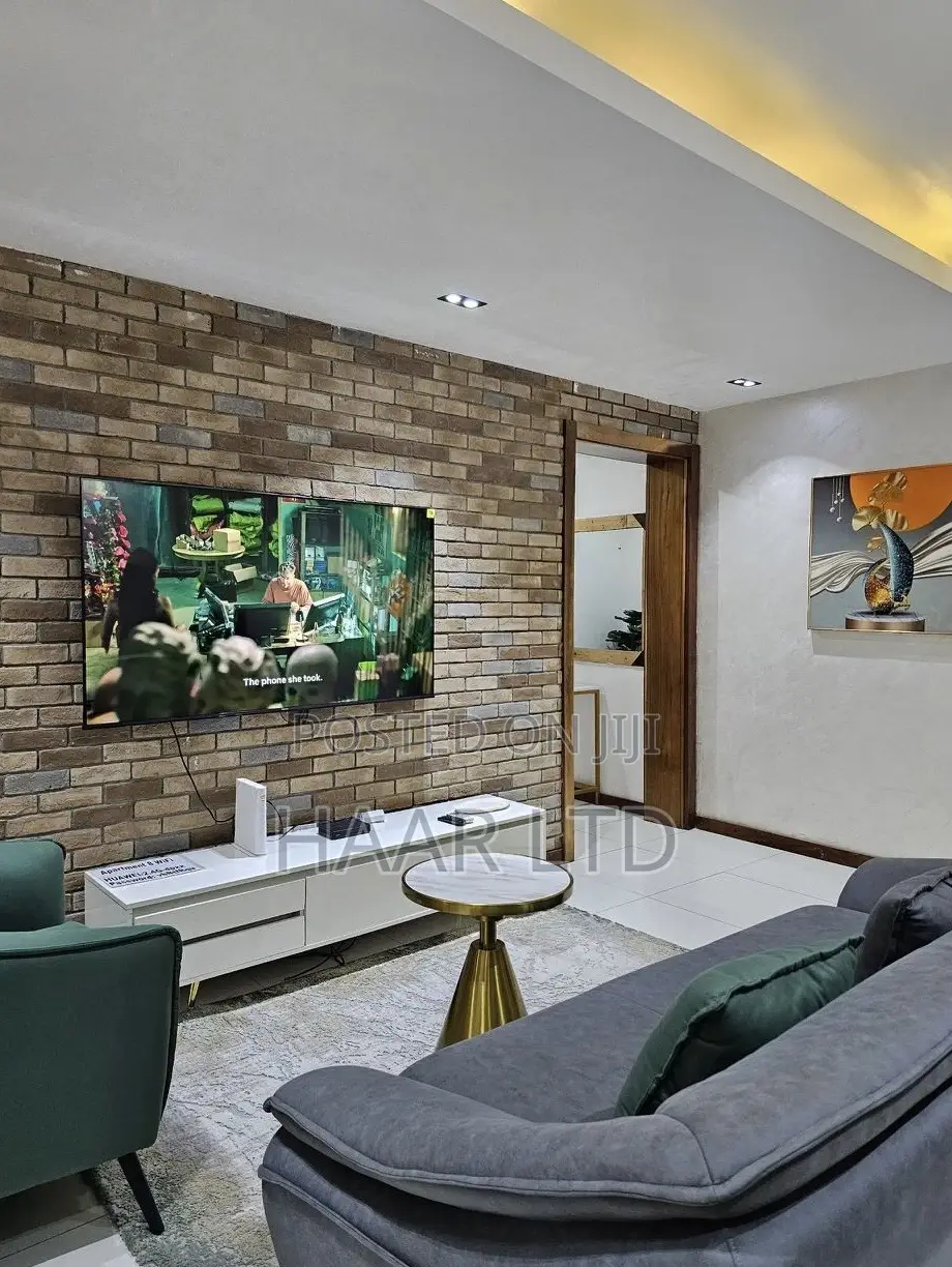 Exquisite One Bedroom Apartment in Admiralty Way With Pool in Lekki Phase 1
