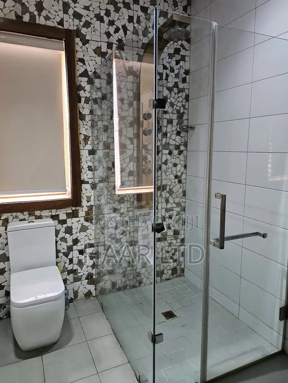 Exquisite One Bedroom Apartment in Admiralty Way With Pool in Lekki Phase 1