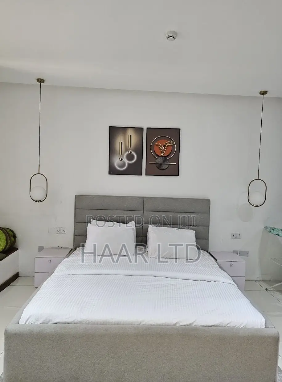 Exquisite One Bedroom Apartment in Admiralty Way With Pool in Lekki Phase 1