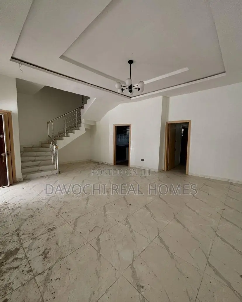 4bdrm Duplex in Ikota for rent in Ikota