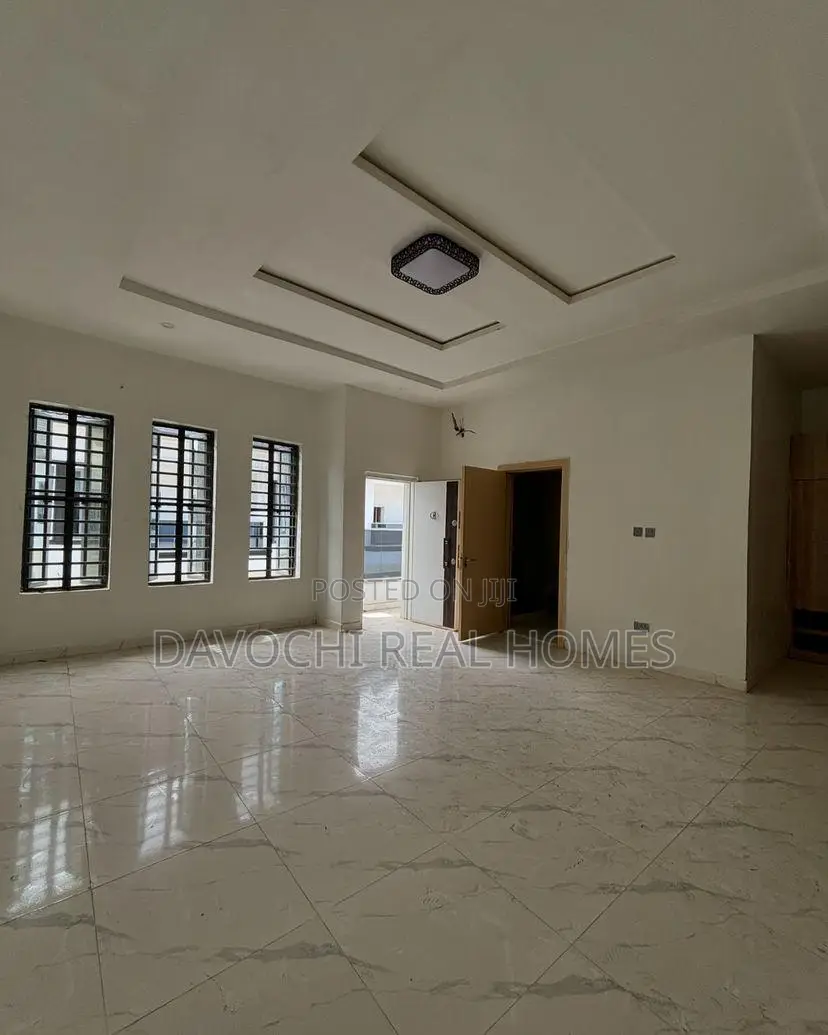 4bdrm Duplex in Ikota for rent in Ikota