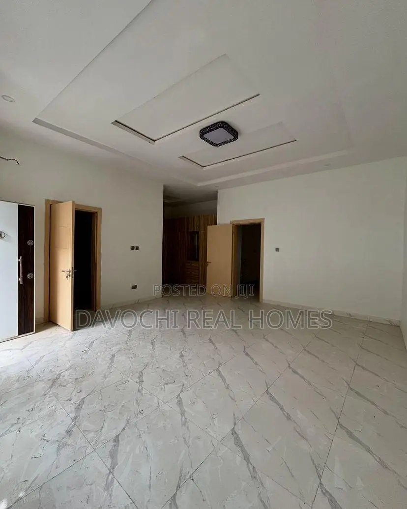 4bdrm Duplex in Ikota for rent in Ikota