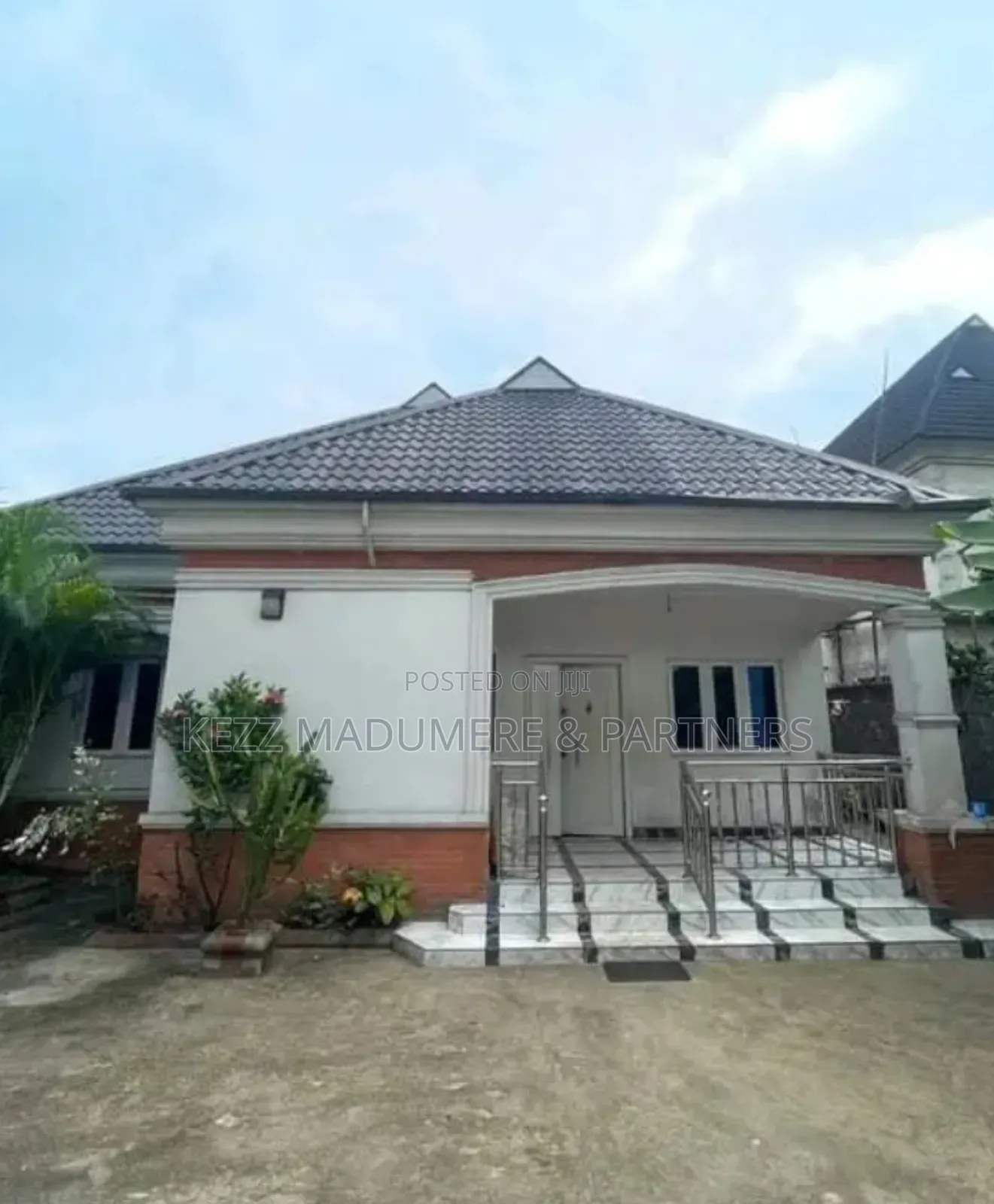 3bdrm Bungalow in Mbodo Aluu , Port for sale in Port-Harcourt