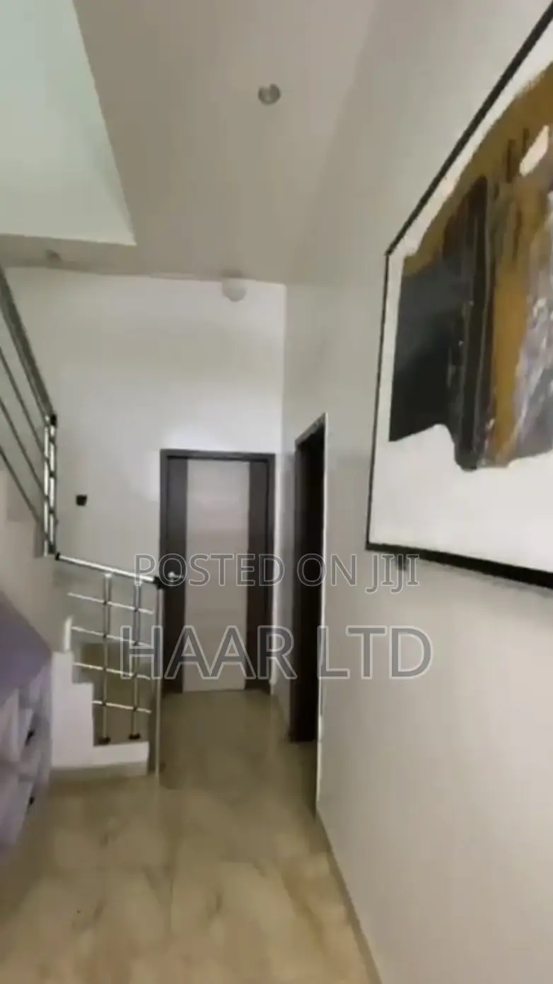 Weekly Apartment Per Week With Luxury Sitting Room in Lekki Phase 2