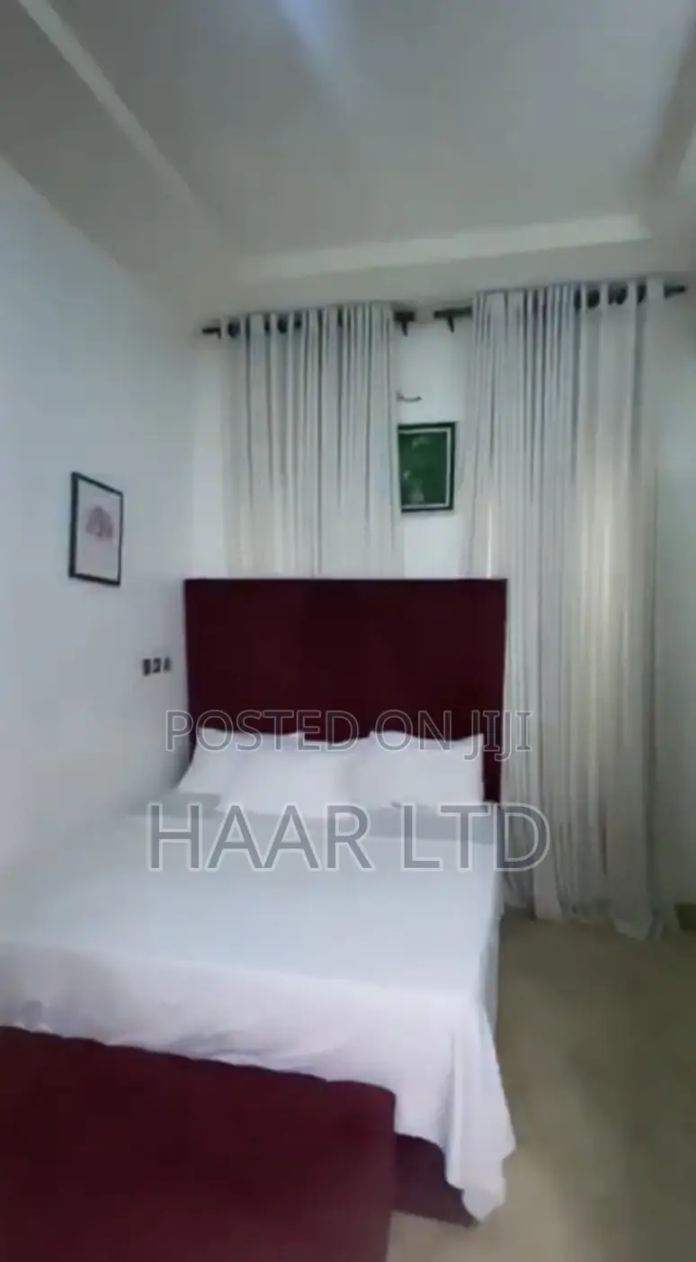 Weekly Apartment Per Week With Luxury Sitting Room in Lekki Phase 2