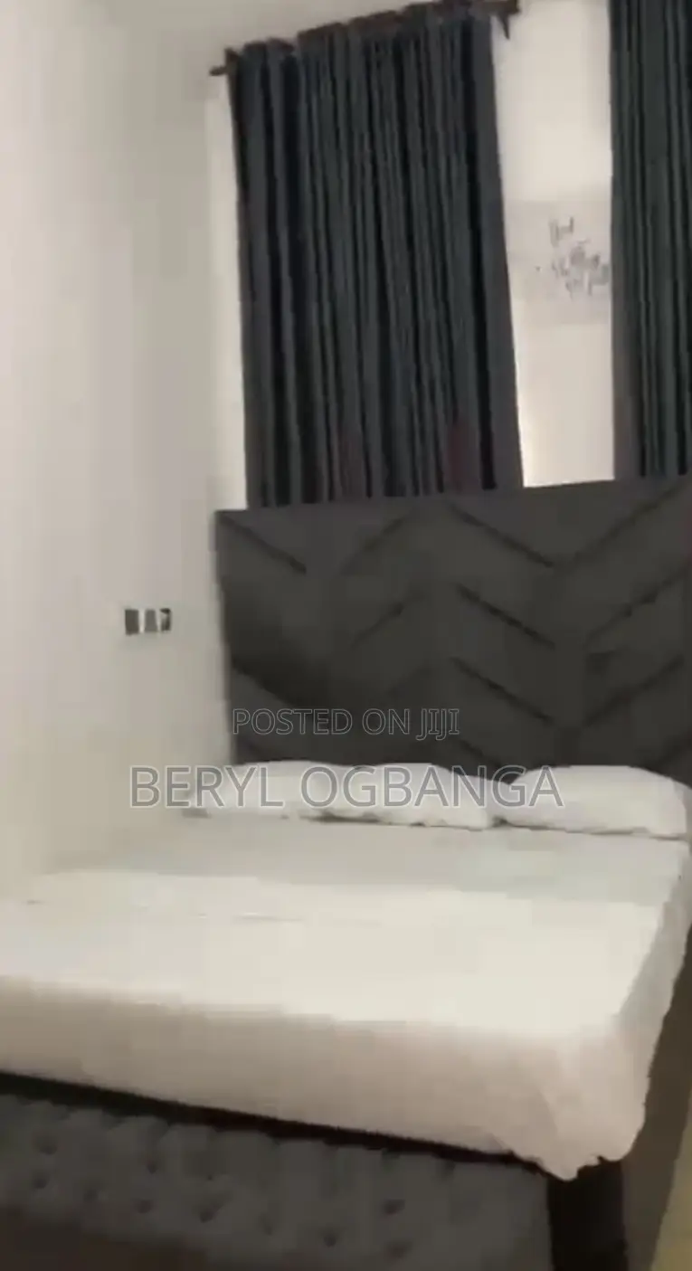 Weekly Apartment With Luxury Sitting Room and Netflix in Lekki Phase 2