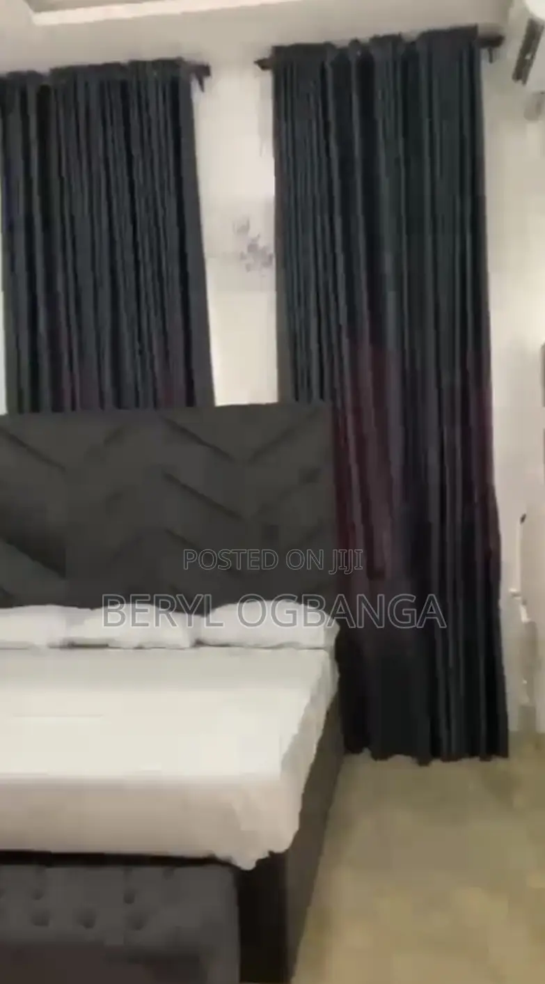 Weekly Apartment With Luxury Sitting Room and Netflix in Lekki Phase 2