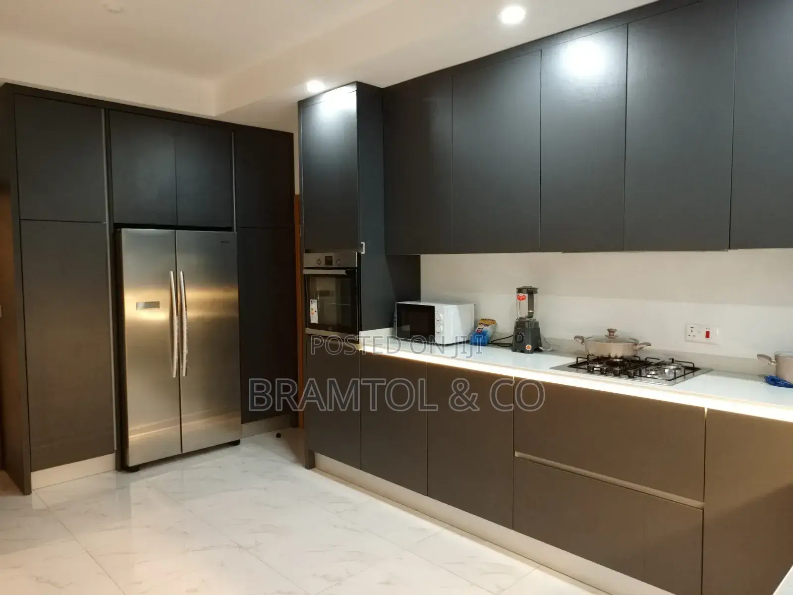 Furnished 4bdrm Townhouse / Terrace in Guzape District for rent in Guzape District