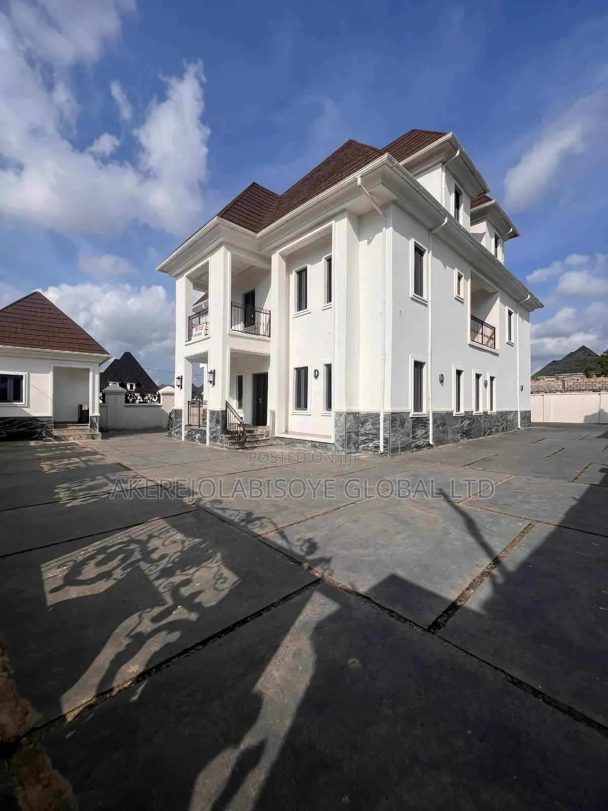 5bdrm Penthouse in In An Estate Karsana for sale in Gwarinpa