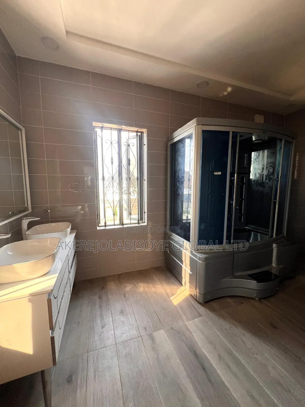 5bdrm Penthouse in In An Estate Karsana for sale in Gwarinpa
