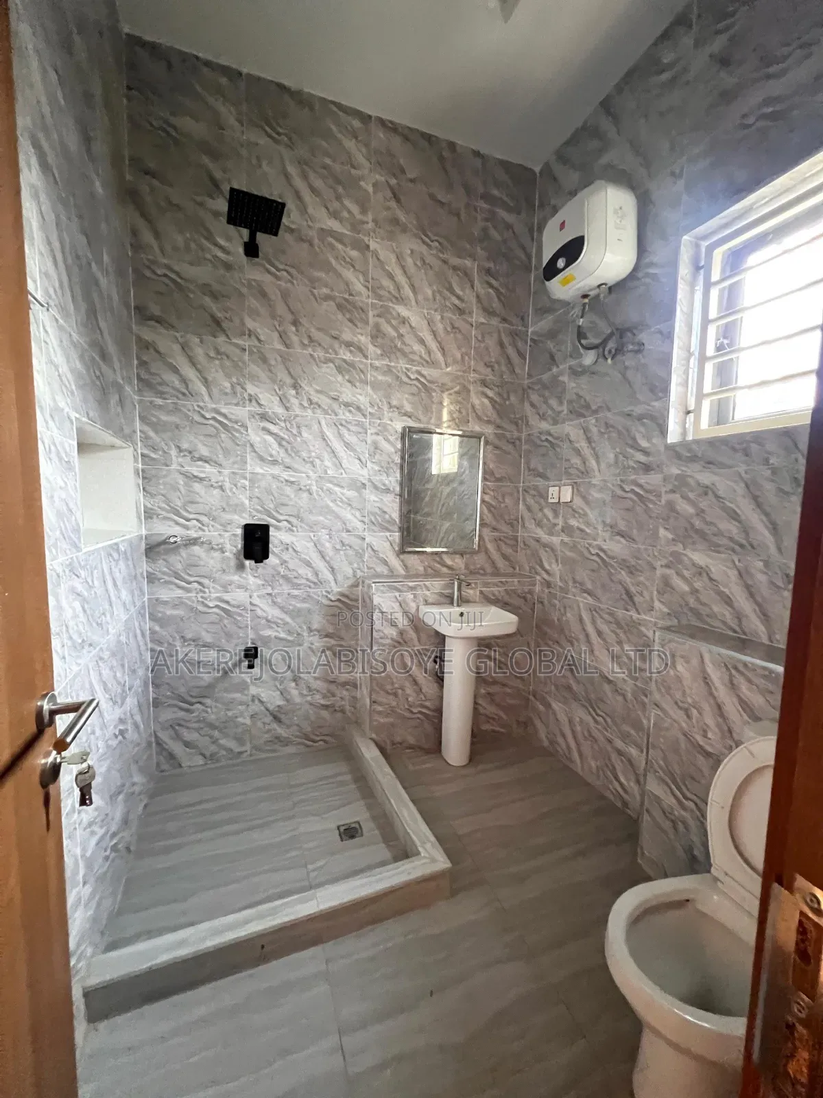 8bdrm Duplex in In An Estate Karsana for sale in Gwarinpa