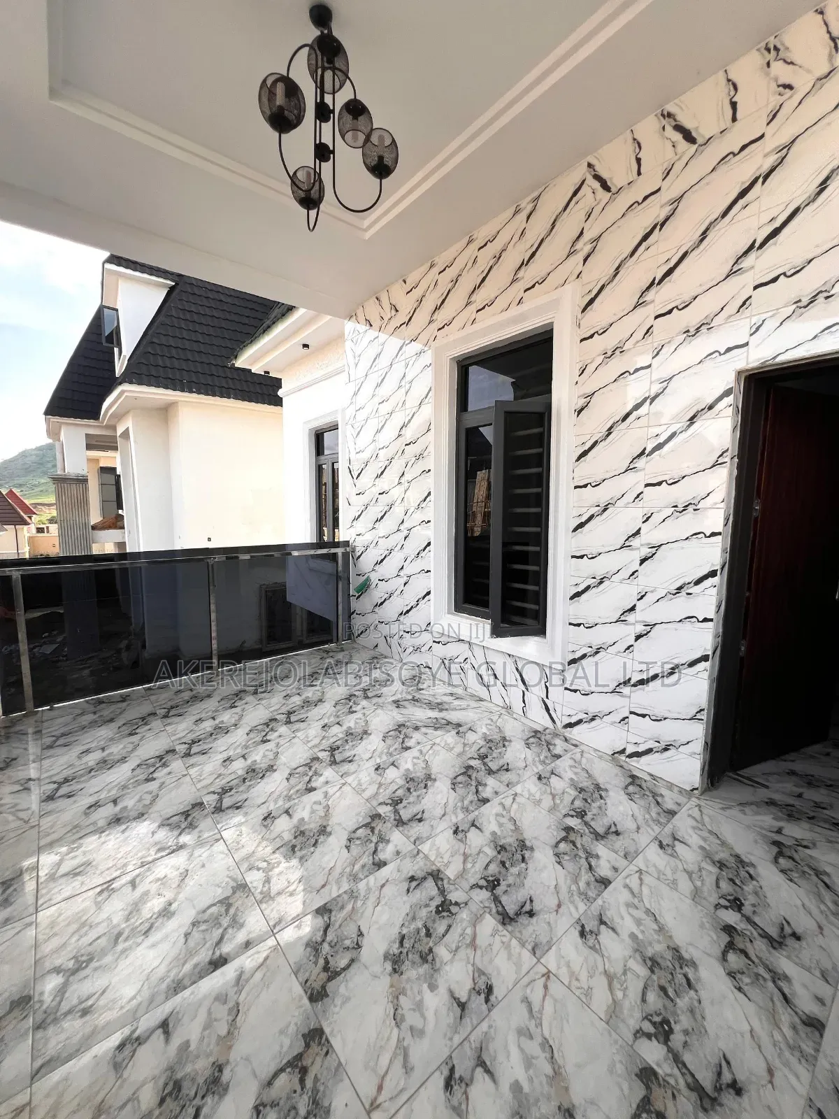 8bdrm Duplex in In An Estate Karsana for sale in Gwarinpa