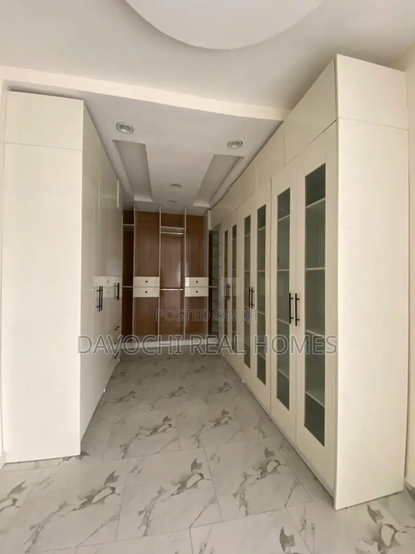 6bdrm Duplex in Ikate for rent in Ikate