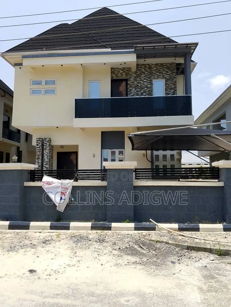 5bdrm Duplex In Sangotedo For Sale in Sangotedo