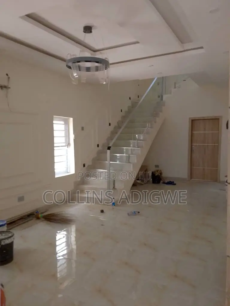 5bdrm Duplex In Sangotedo For Sale in Sangotedo