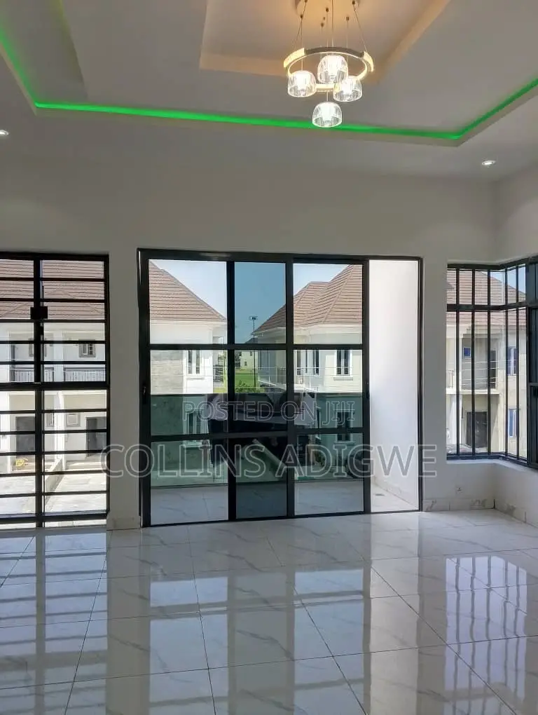 4bdrm Duplex in Security Estate, Off Lekki-Epe Expressway for sale in Off Lekki-Epe Expressway