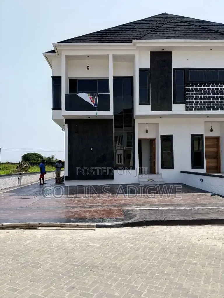 4bdrm Duplex in Security Estate, Off Lekki-Epe Expressway for sale in Off Lekki-Epe Expressway