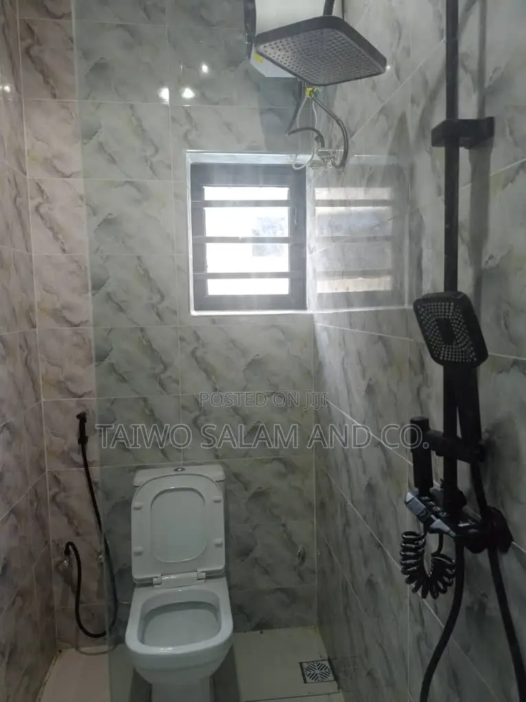 4bdrm Duplex in Akala Express for sale in Akala Express