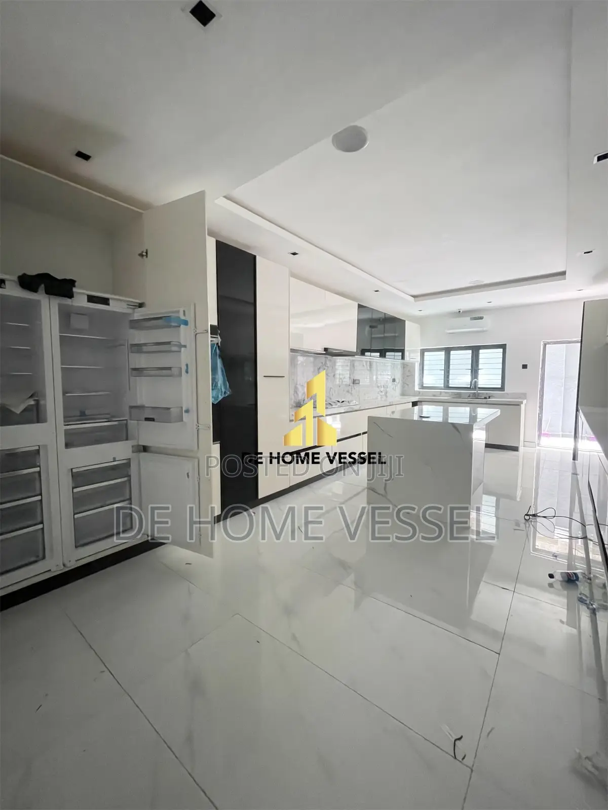 5bdrm Duplex In Lekki For Sale in Lekki