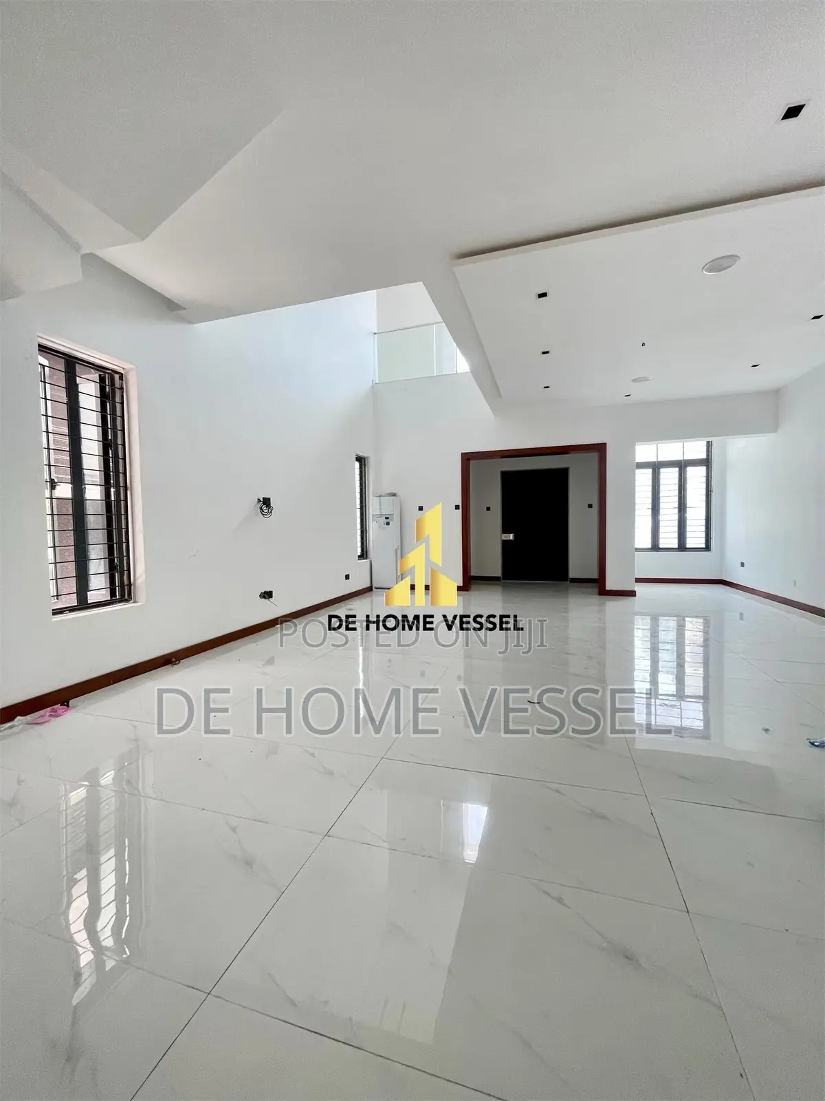 5bdrm Duplex In Lekki For Sale in Lekki