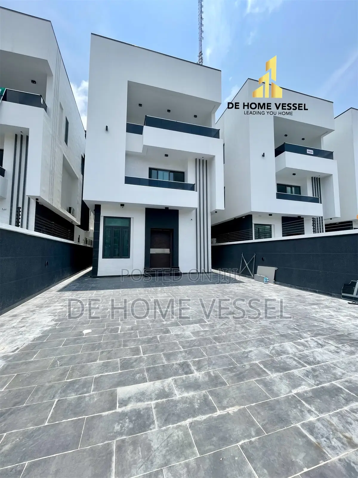 5bdrm Duplex In Lekki For Sale in Lekki
