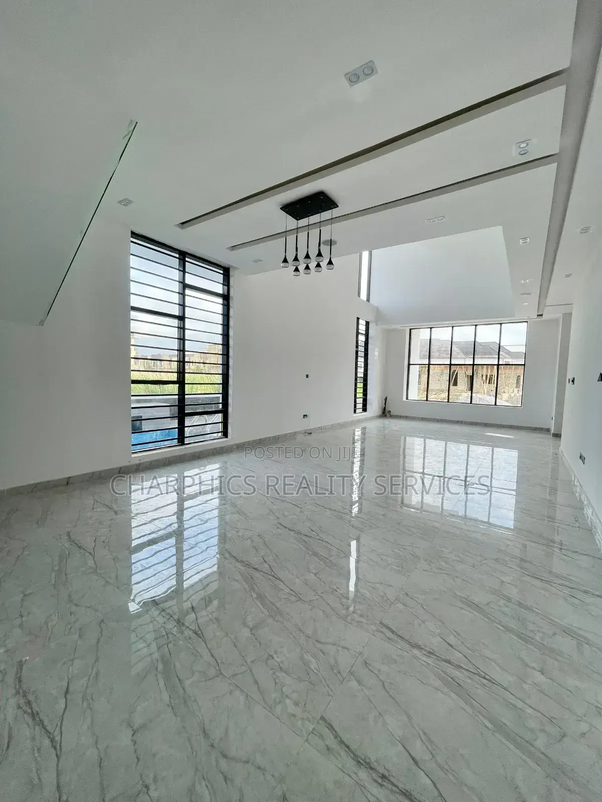 5bdrm Duplex in Ikota for sale in Ikota