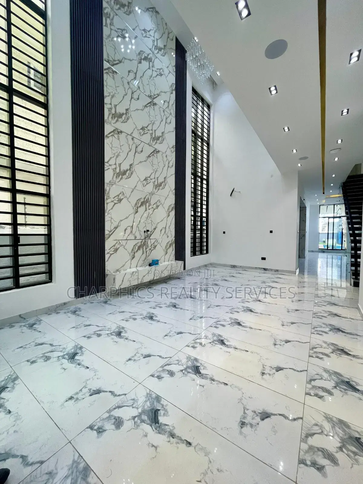 5bdrm Duplex in Osapa london for sale in Osapa london