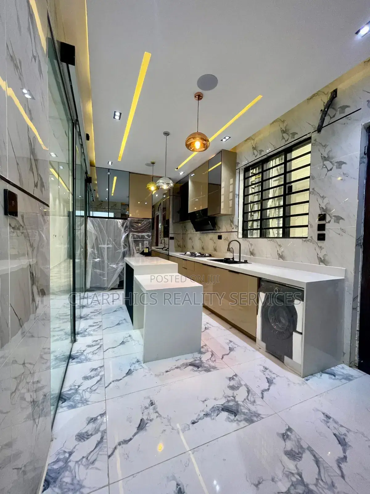 5bdrm Duplex in Osapa london for sale in Osapa london