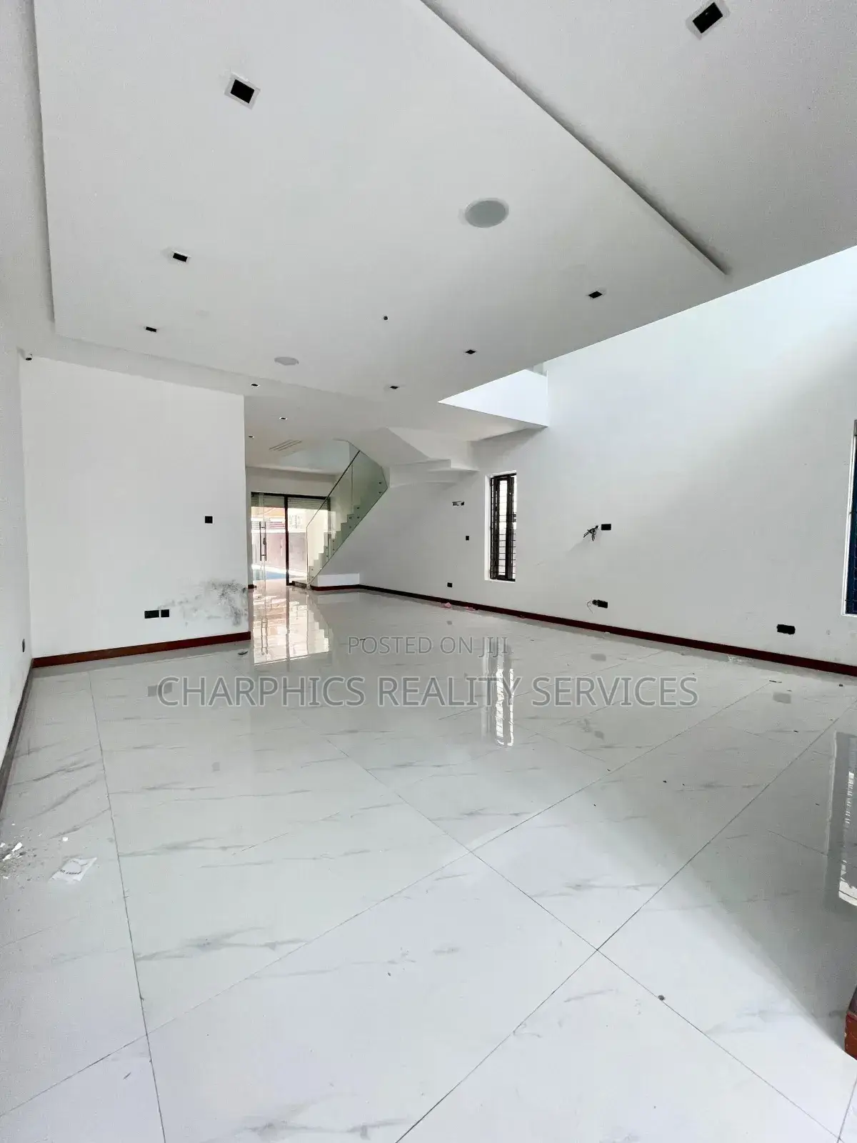 4bdrm Duplex in Lekki Phase 1 for sale in Lekki Phase 1