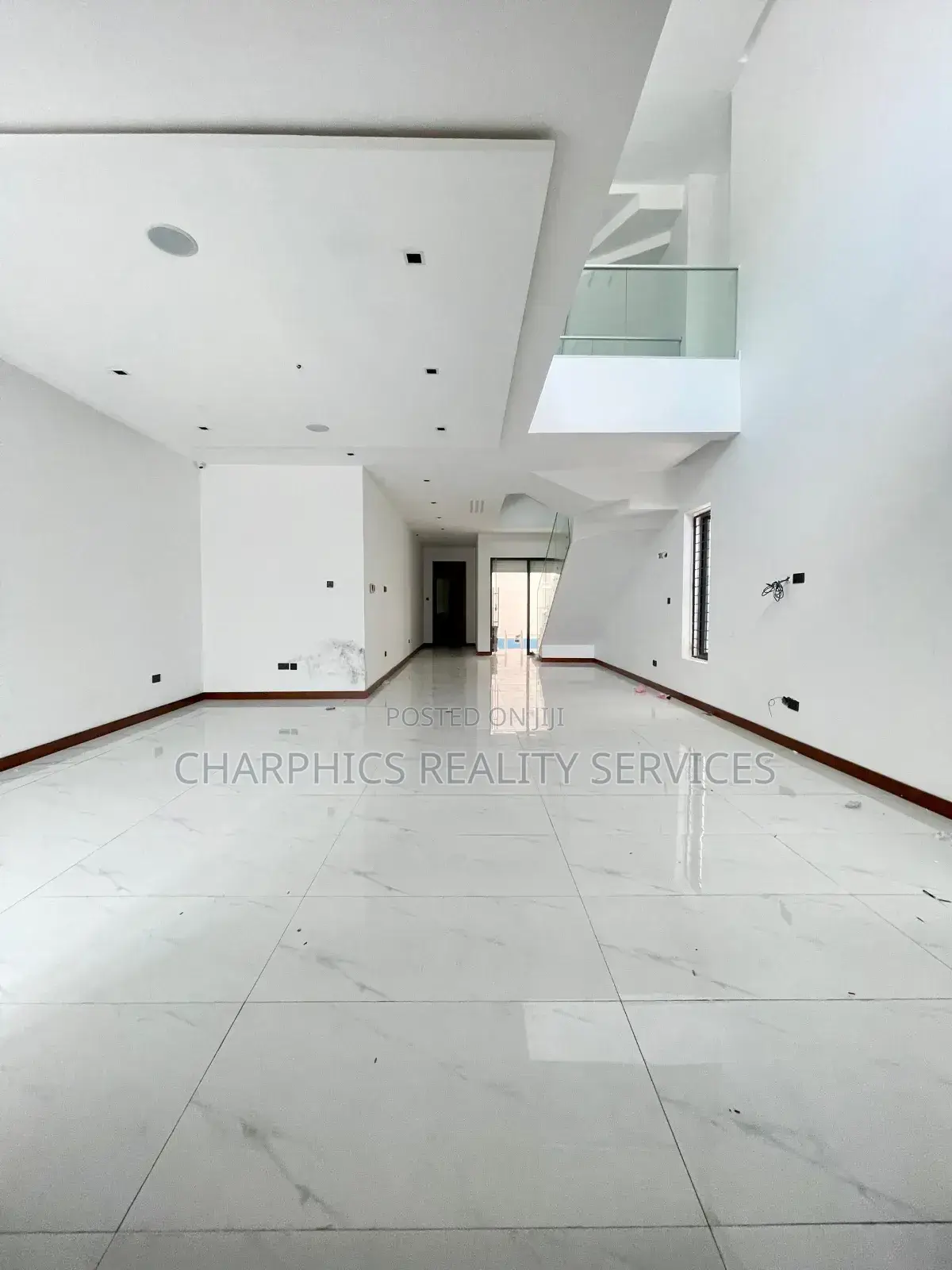 4bdrm Duplex in Lekki Phase 1 for sale in Lekki Phase 1