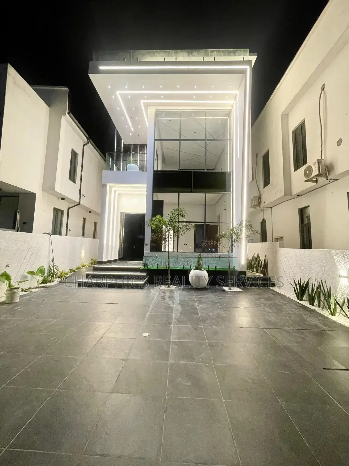 5bdrm Duplex in Ajah for sale in Ajah