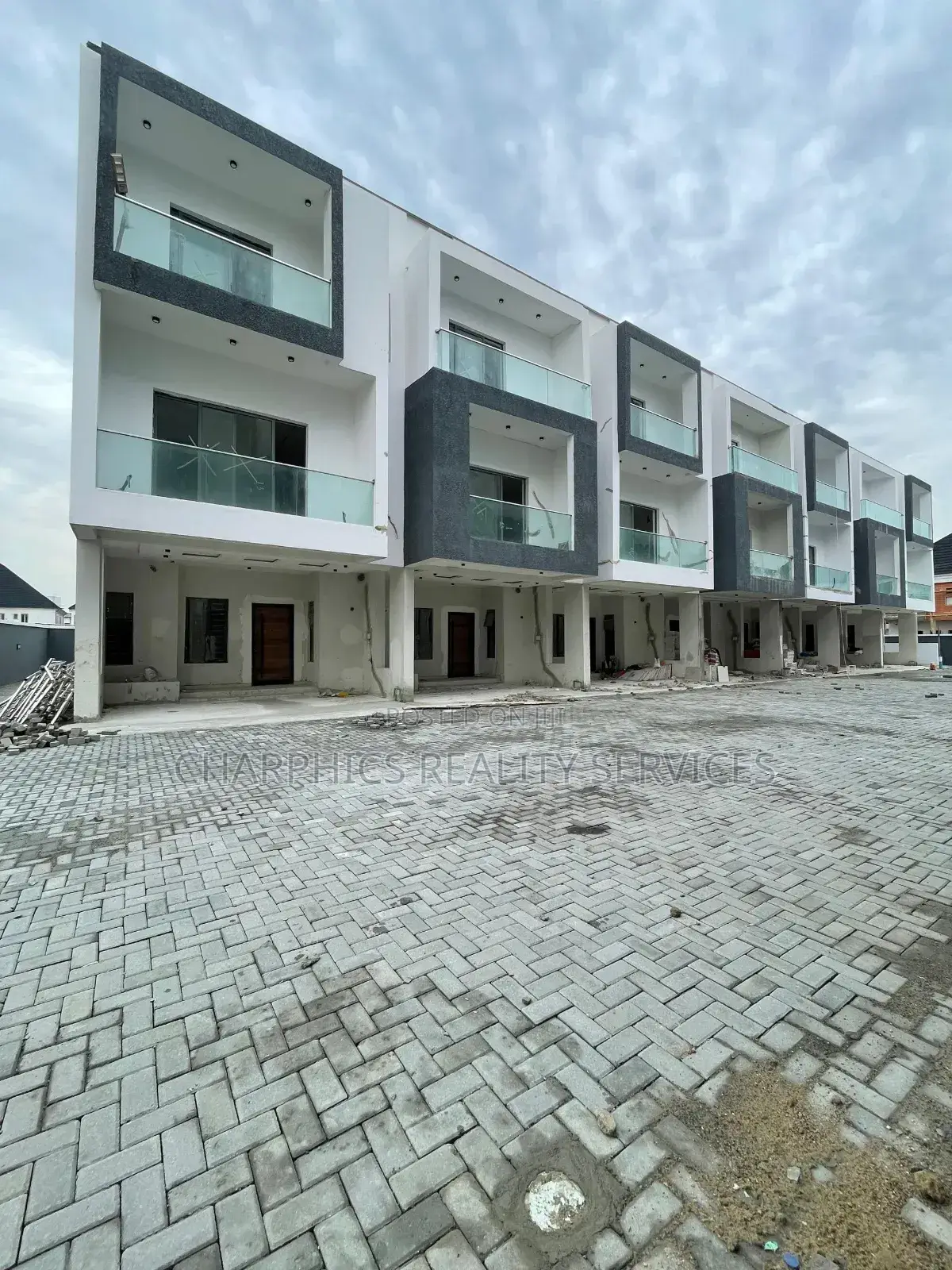 4bdrm Duplex in Lekki Phase 2 for sale in Lekki Phase 2
