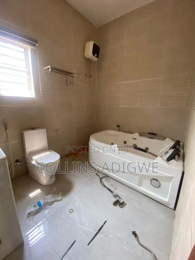 5bdrm Duplex in Osapa Estate for rent in Osapa london