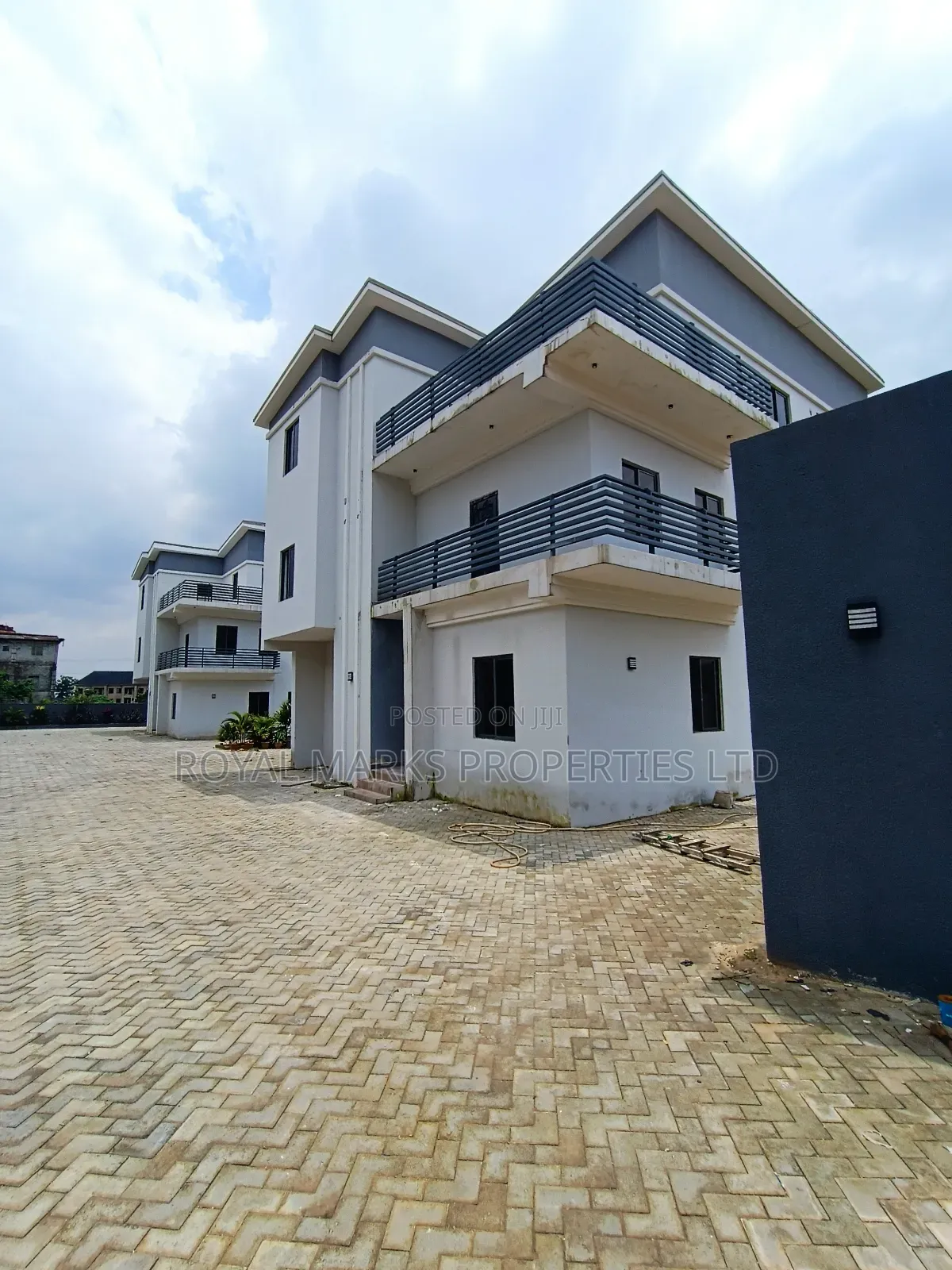 6bdrm Duplex in Katampe Extension for sale in Katampe Extension