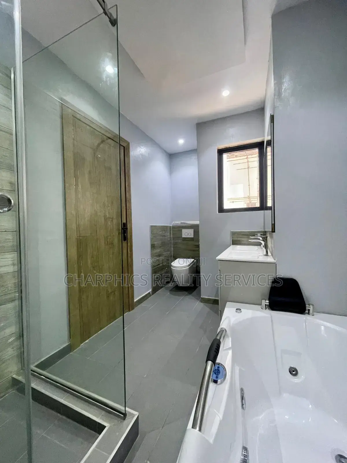 4bdrm Maisonette in Lekki Phase 1 for sale in Lekki Phase 1