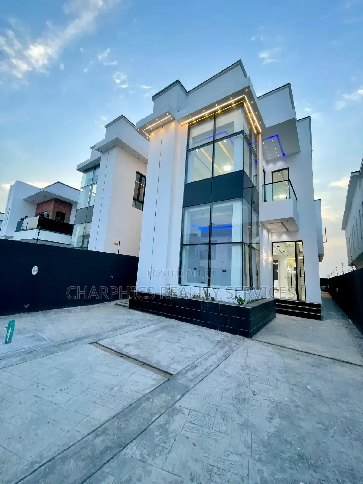 5bdrm Duplex in Ajah for sale in Ajah