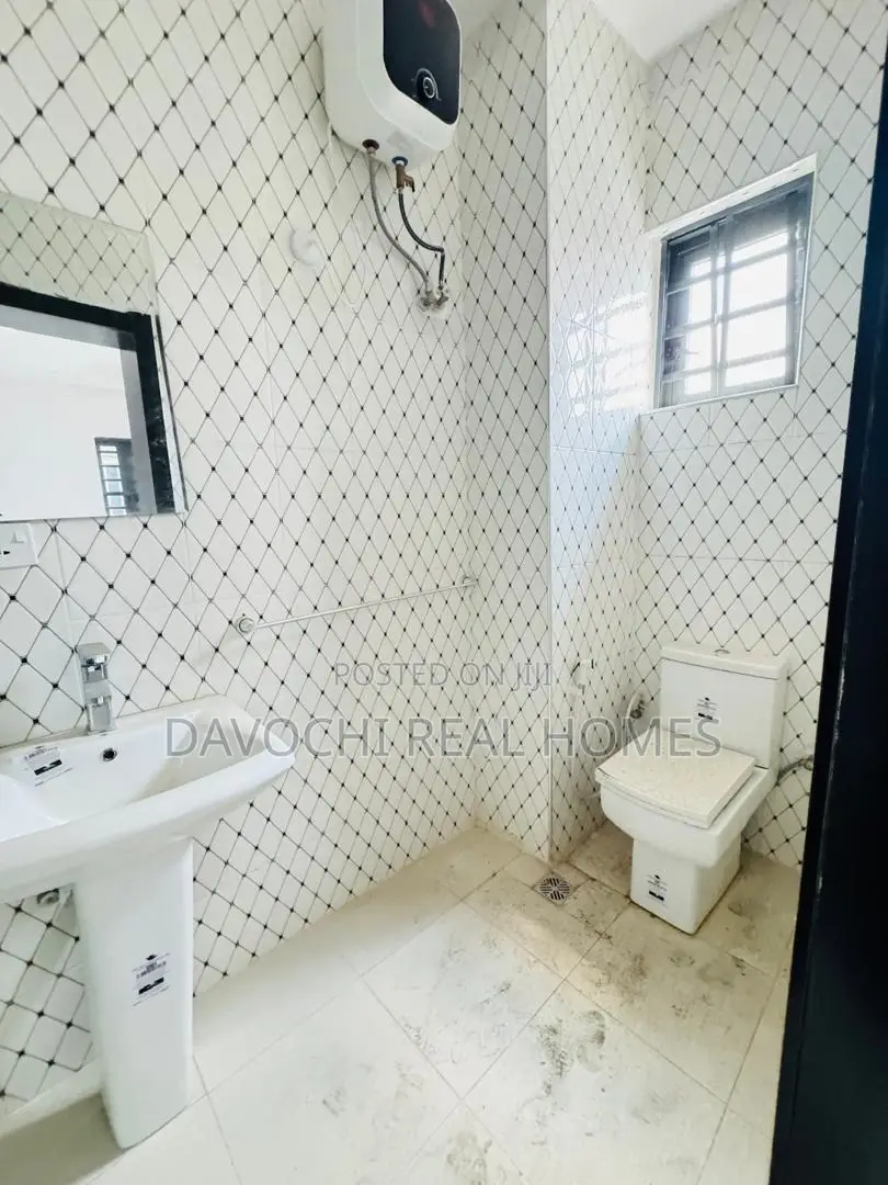 2bdrm Apartment in Osapa london for rent in Osapa london