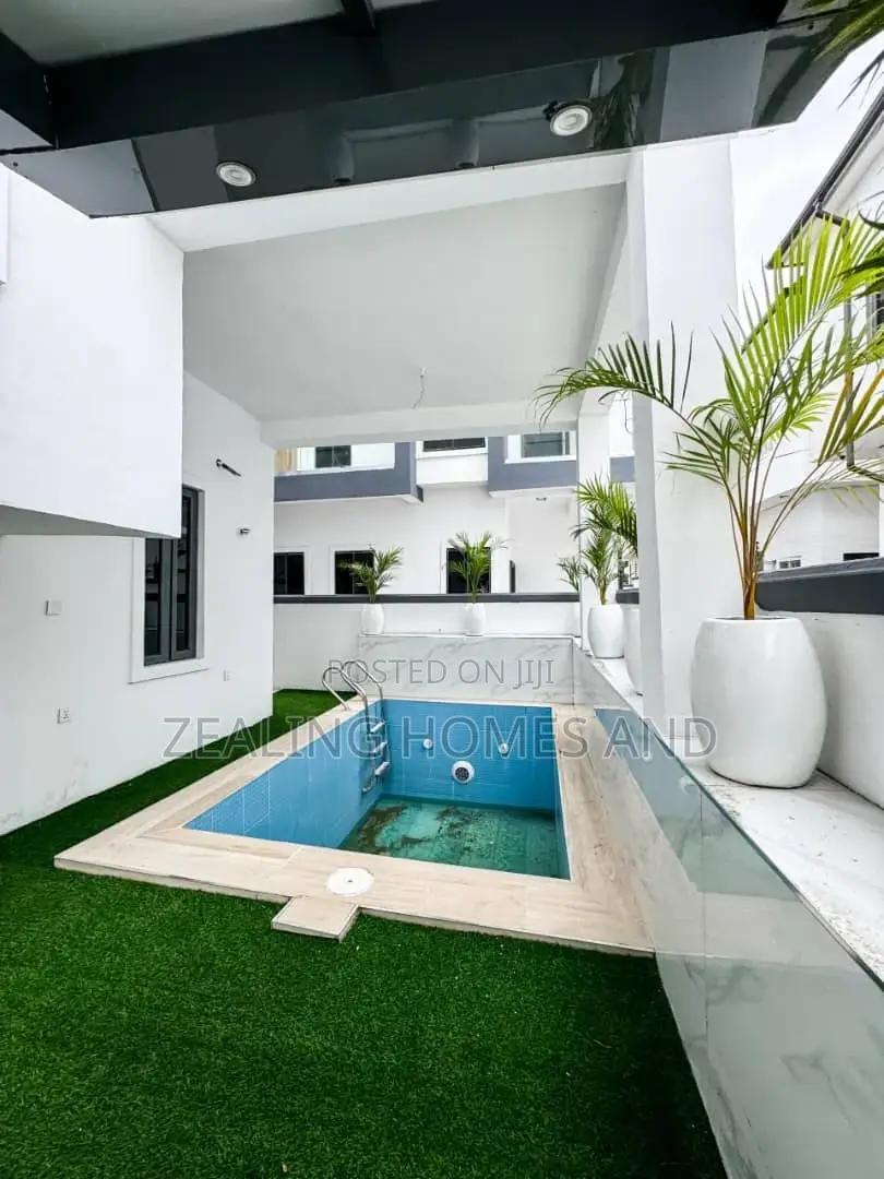 5bdrm Duplex in Chevron Lekki Phase for sale in Lekki