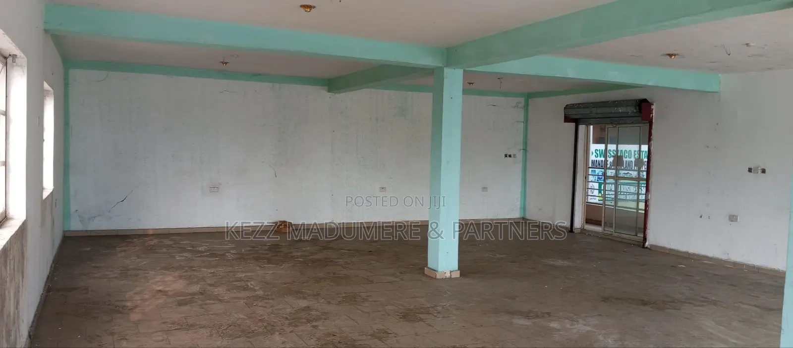 To Let / Lease : Sizeable Shop at Rumuola Major Road in Port-Harcourt