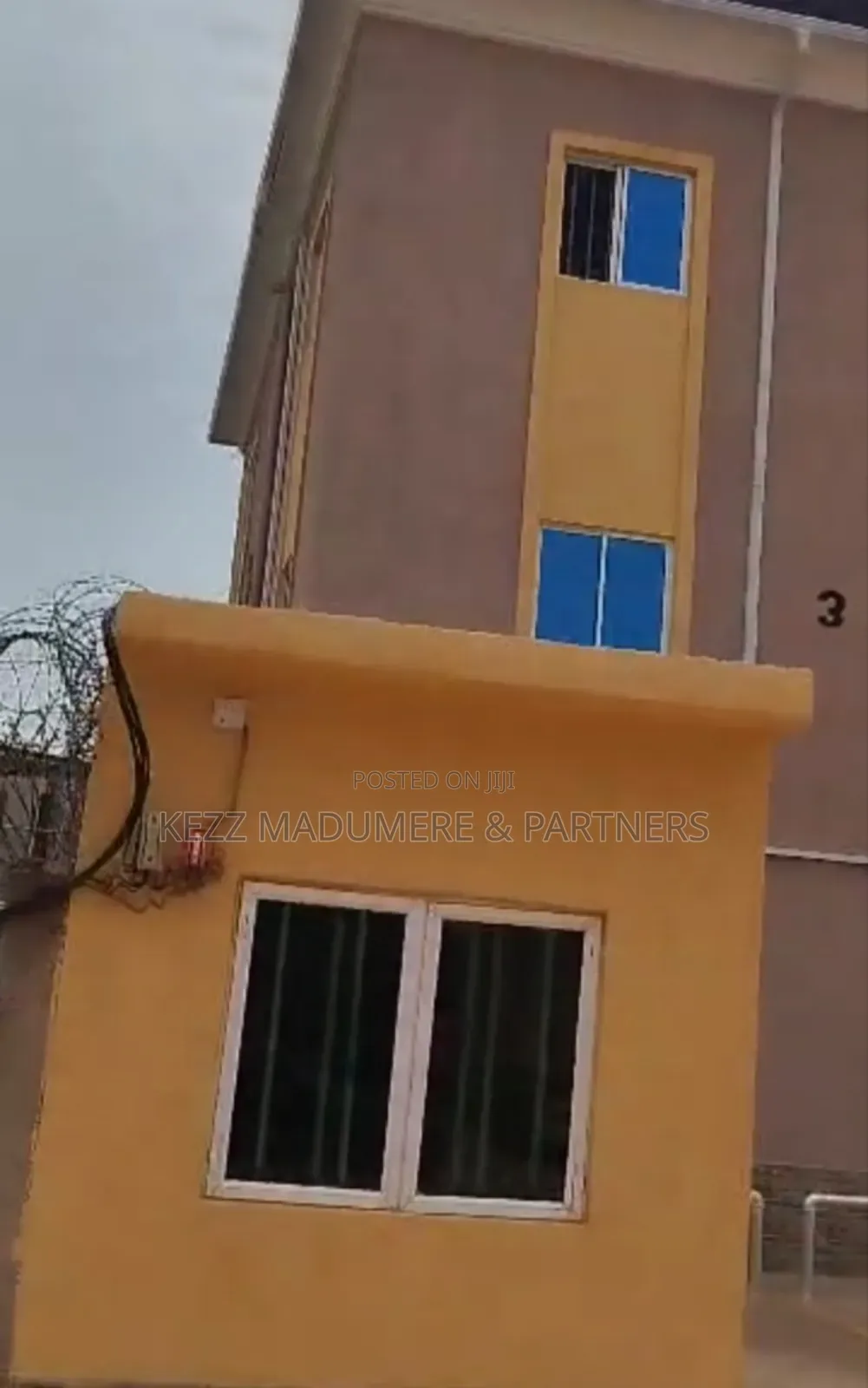 18bdrm Block of Flats in Secured Gated Estate for sale in Enugu