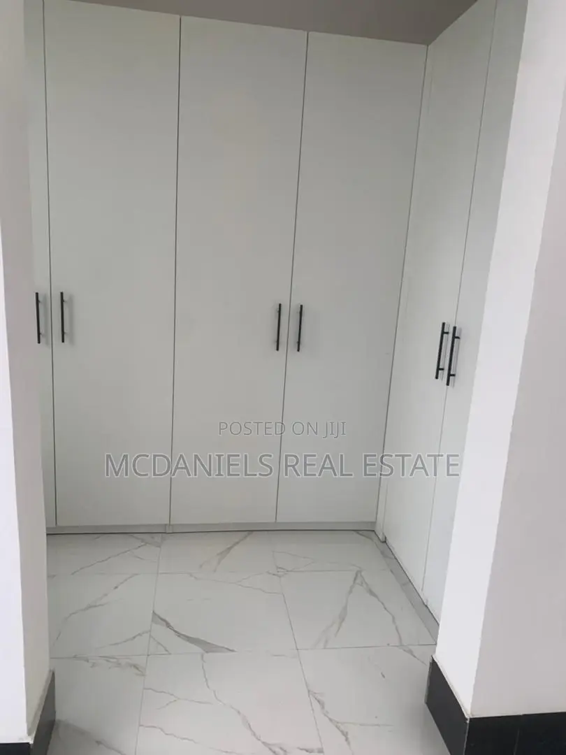 6bdrm Duplex in Ikate for sale in Ikate