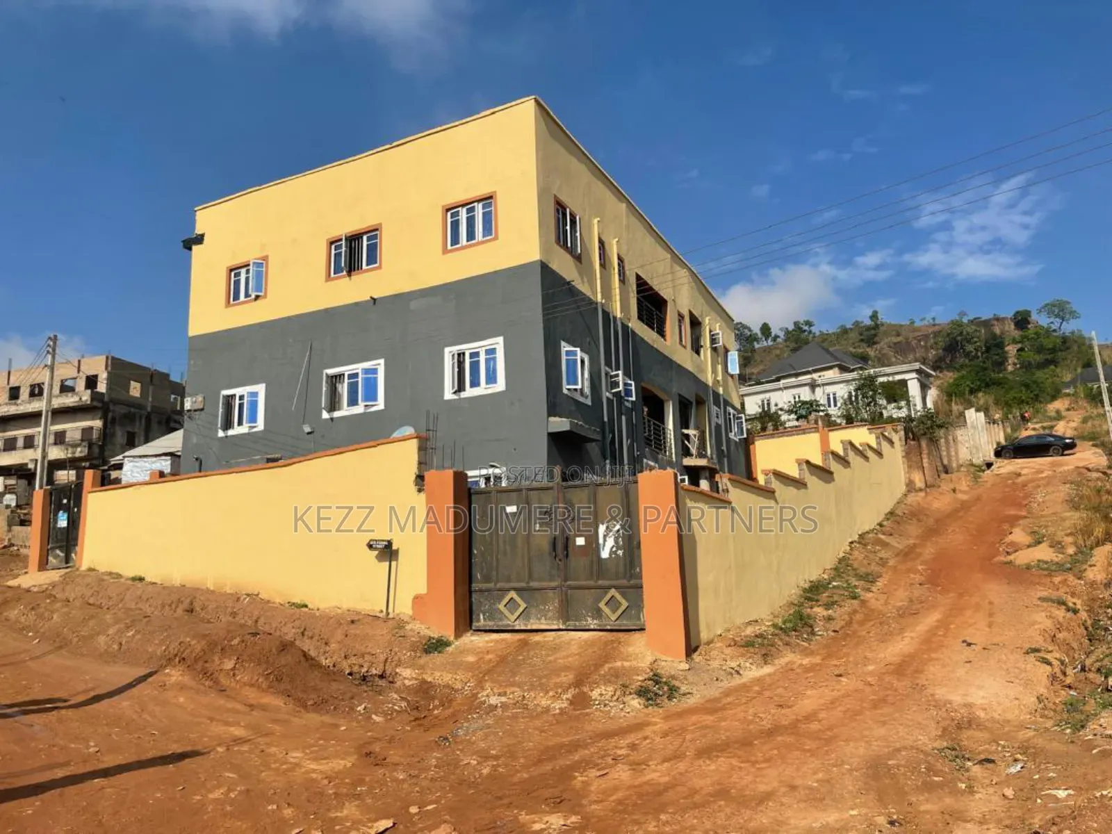 5bdrm Block of Flats in Achara Layout , for sale in Enugu