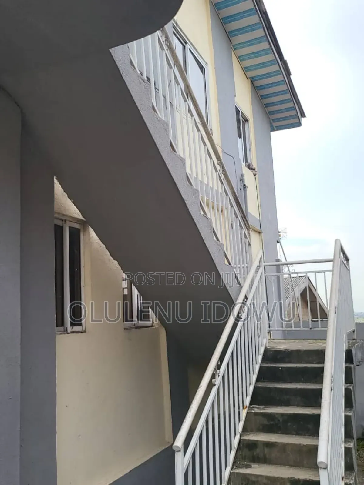 Furnished 3bdrm Block of Flats in Magodo Phase 1 Gra, Alimosho in Alimosho