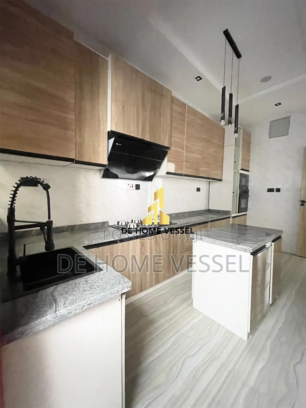 4bdrm Duplex in Agungi for sale in Agungi