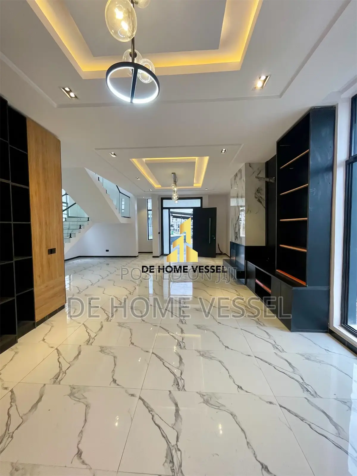 5bdrm Duplex in Ikota for sale in Ikota