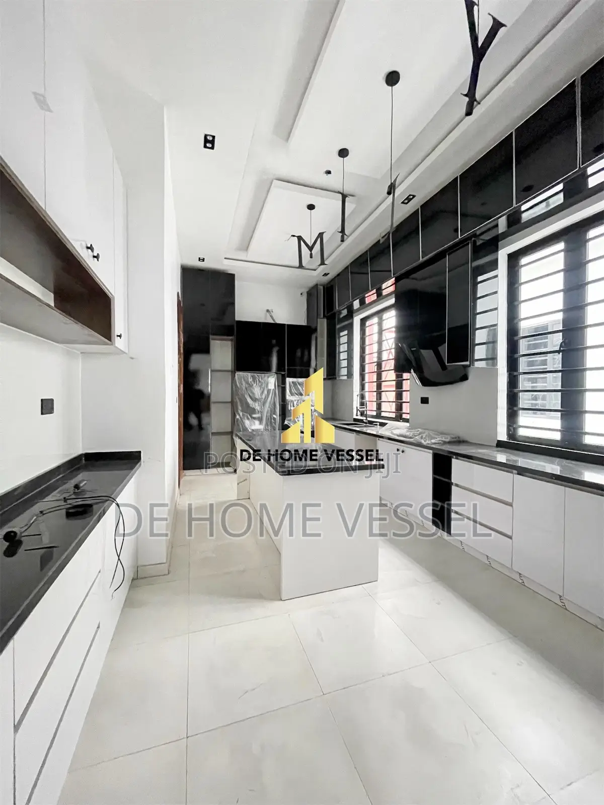 5bdrm Duplex in Ikota for sale in Ikota